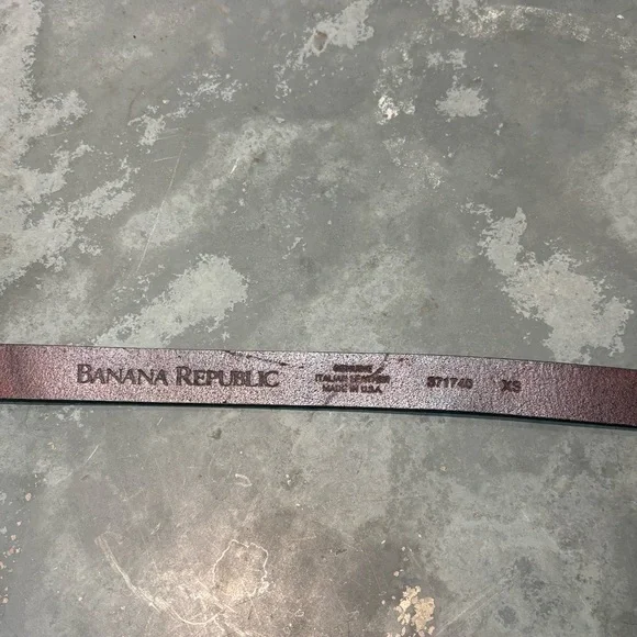 Vintage Banana Republic Minimalist Leather Belt - Picture 5 of 6